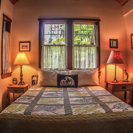 Ferny Hollow: Romantic Rainforest Cottage Volcano Esterno foto